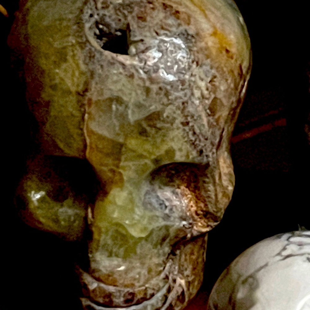 HAND-CARVED SKULL  of manifestation UNIKITE